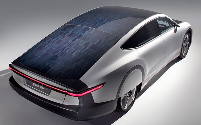 L'auto elettrica a energia solare LightYear One