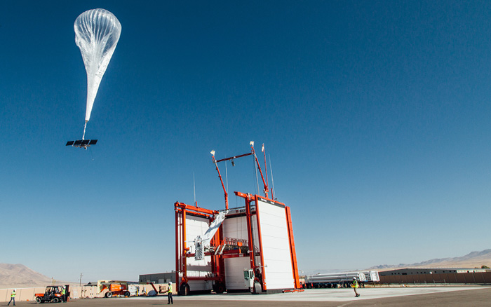 Un globo Loon con paneles solares Maxeon de SunPower